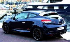 megane rs red bull racing rb8 makes dynamic debut [video] [photo gallery]
