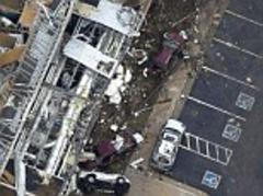 US tornado 2013: Mum and five-month-old baby killed at 7-Eleven as they desperately searched for shelter