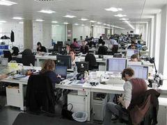 popular open-plan offices make employees less productive and happy