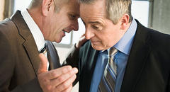 5 signs that your investment adviser is scamming you