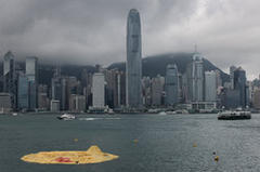 Hong Kong cries fowl as giant rubber duck deflates