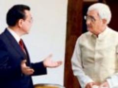 Kurshid flags up Kashmir 'concerns' as China calls for greater trade links with India
