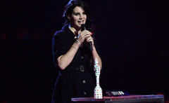Lana Del Rey brings Hollywood stageshow to London